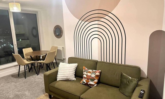 Isle of Dogs Apartment | Cosy, Comfy 2 Bed Apartment Canary Wharf