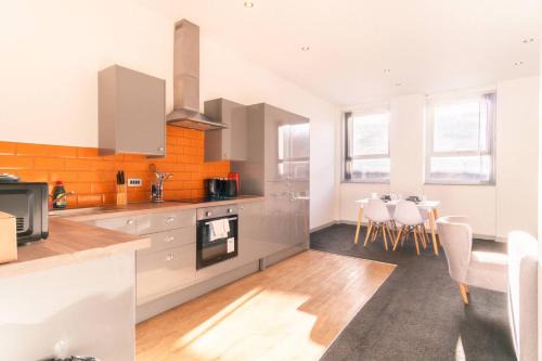 Blackburn Apartment | Cosy & Convenient Central Blackburn 2BED Apartment