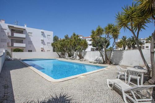 Funchal Apartment | Cosy Flat in Central Lagos with Pool