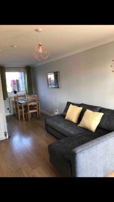Pitcorthie House | Cosy Home with Free Parking Near Edinburgh St Andrews M90 & Amazon