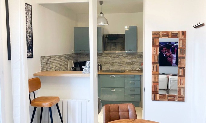 Conflans-Sainte-Honorine Apartment | Cosy modern apartment - 4 min walk from station