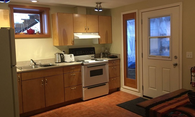 Nelson House | Cosy & Quiet in Uphill Nelson