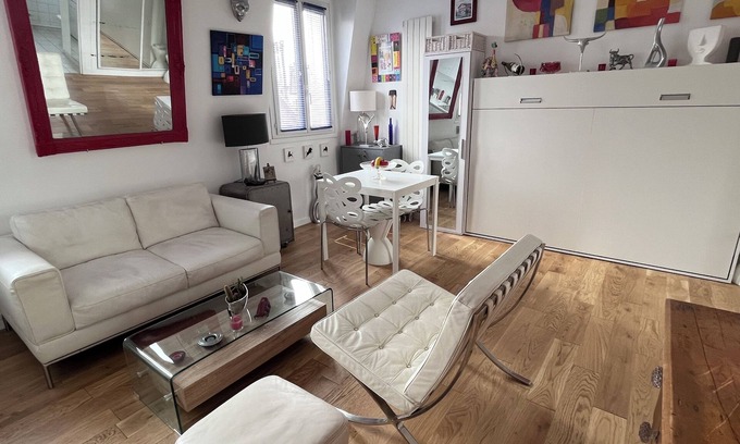 Arsenal Apartment | Cosy studio ST PAUL Le Marais