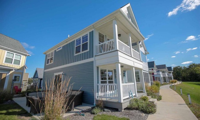 Ottawa Cottage | Cottage ∙ 2 bedrooms ∙ 10 guests