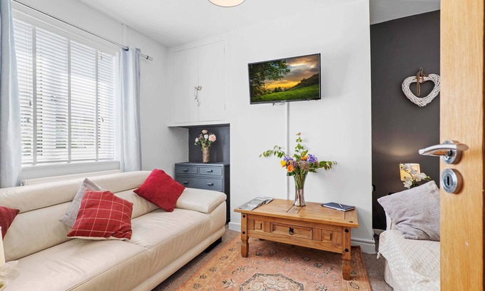 Evesham House | Cottage In Worcestershire