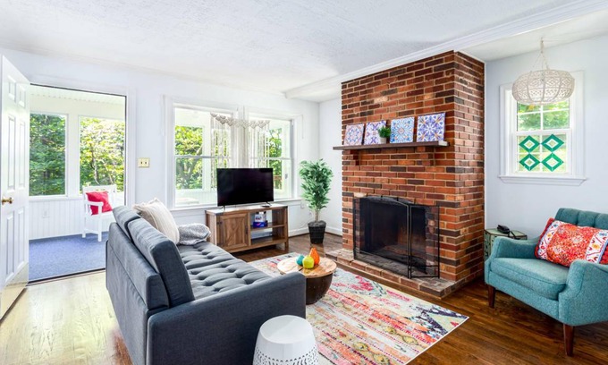 Front Royal House | Cottage w 2 Private Lakes & River Access, Fire Pit