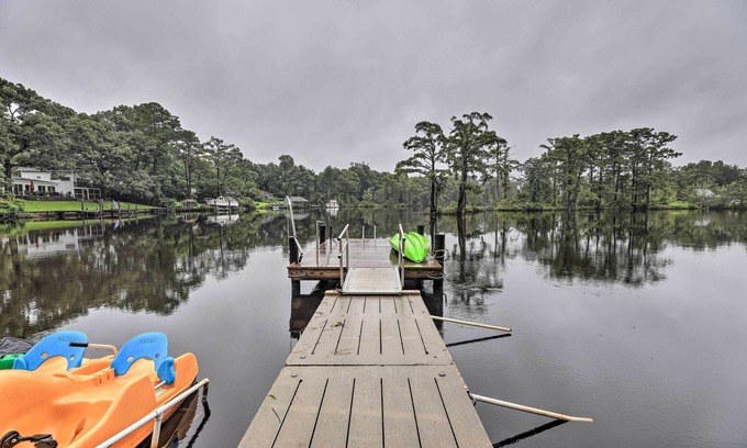 Brices Creek Cottage | Cottage with Patio & Shared Waterfront Perks!