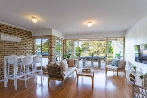 Maroochydore Apartment | Cotton Tree Beach