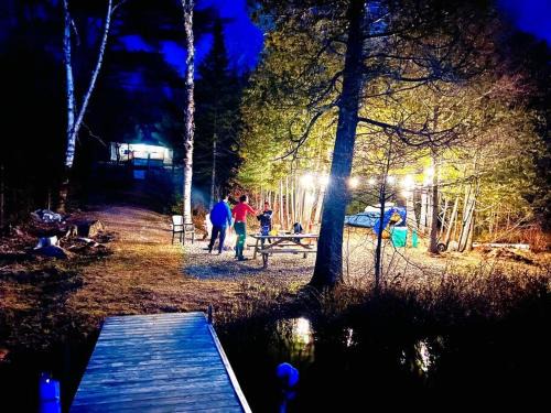 Chertsey Ski Chalet | Country Chalet with Lakefront