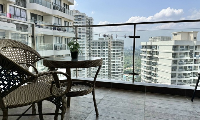 Central District Condo | Country Garden@Lovell 2 King Beds High Floor