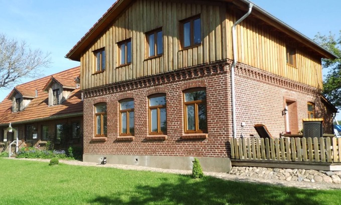 Brarupholz House | Country house with garden and stove for large families with many children