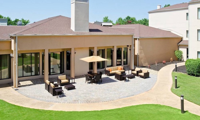 Huntsville Hotel | Courtyard by Marriott Huntsville University Drive