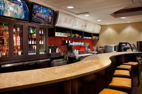 Northeast Mississauga Hotel | Courtyard by Marriott Toronto Airport