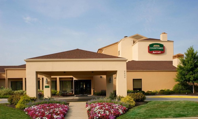 Wayne Hotel | Courtyard by Marriott Indianapolis Airport
