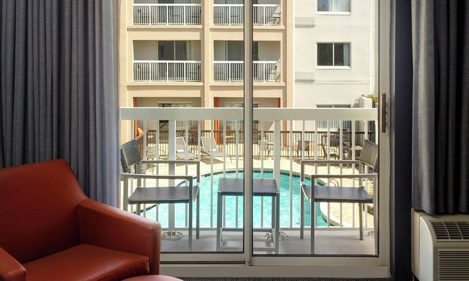 Myrtle Beach Hotel | Courtyard by Marriott Myrtle Beach Broadway