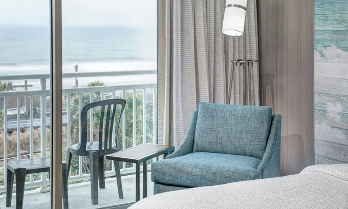 Carolina Beach Hotel | Courtyard Carolina Beach Oceanfront