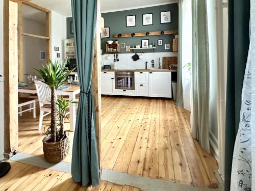 Kaiserslautern Apartment | COZEE - Comfy 3-room Apartment with Netflix