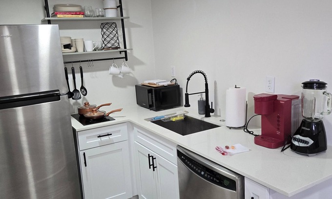 Murray Apartment | Cozy 1-bedroom apartment in wonderful Taylorsville with WiFi, AC