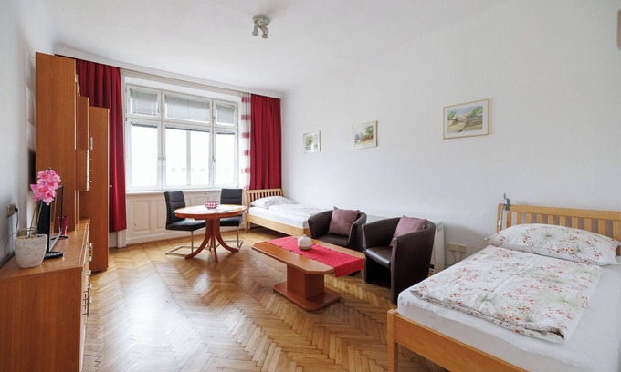 Josefstadt Apartment | Cozy 1-room apartment near AKH, subway station opposite