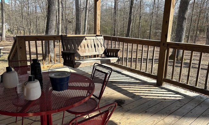 LaFayette Cabin | Cozy 2-bedroom cabin in welcoming LaFayette with WiFi, AC