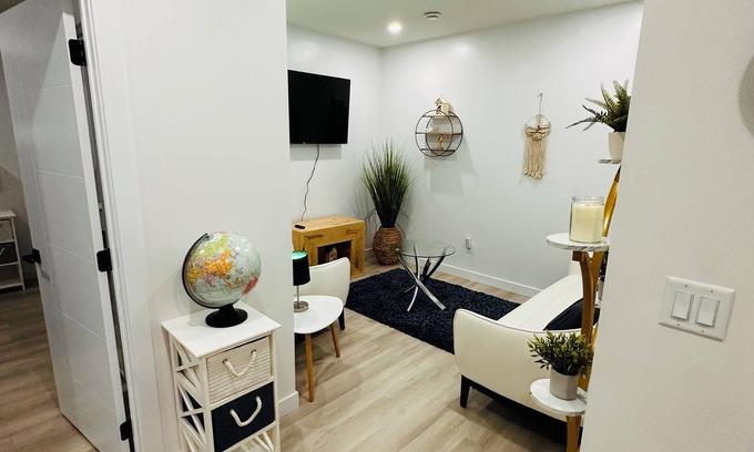 Southeast Edmonton Apartment | Cozy, 2BR apt., fully furnished!