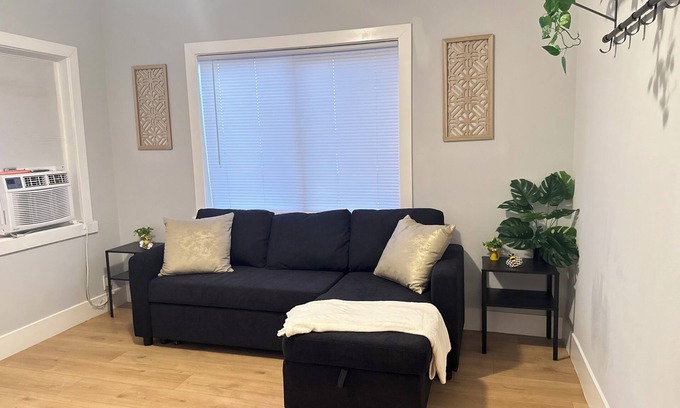East Los Angeles House | Cozy 2BR retreat in Los Angeles near shops, dining, and local attractions