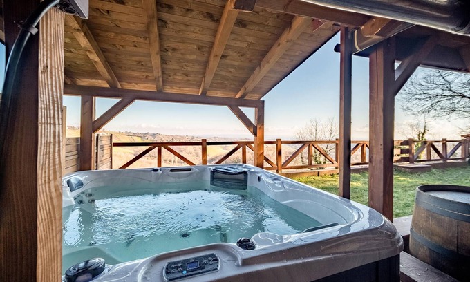 Breznik Plesivicki House | Cozy and rustic cottage with stunning views of the Sickle Mountains!