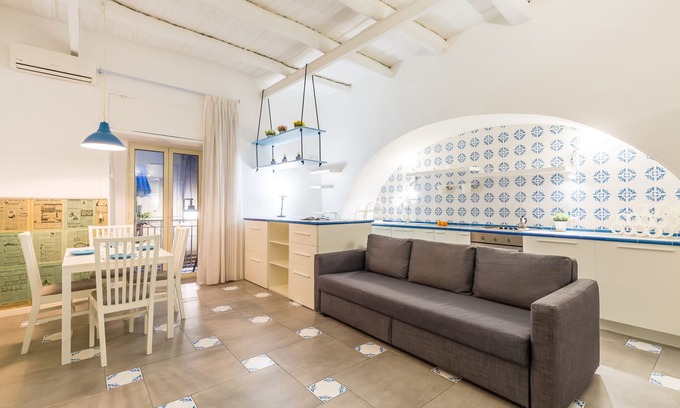 Quartieri Spagnoli Apartment | Cozy Apartment ai Quartieri Spagnoli by Wonderful Italy