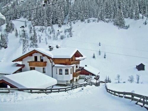 Ausservillgraten Apartment | Cozy apartment in Außervillgraten