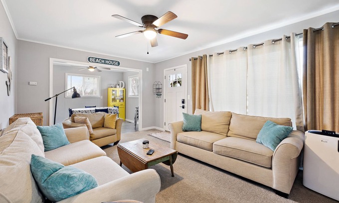 Lexington Cottage | Cozy Beach House