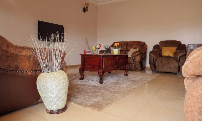 Kampala Bed & Breakfast | Cozy Bed & Breakfast with Wi-Fi in Kampala