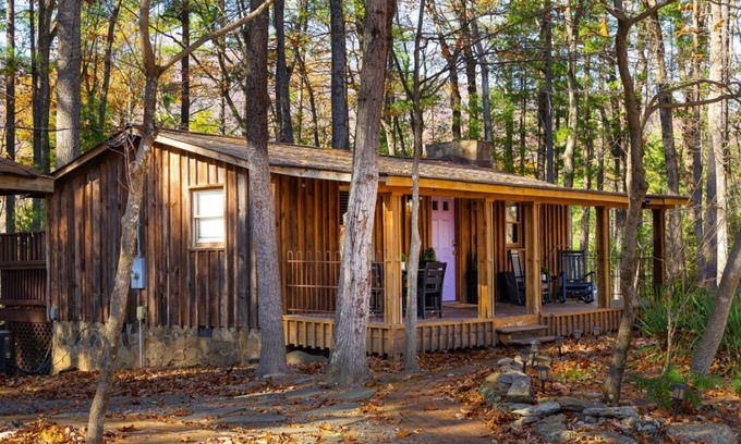 Stanardsville House | Cozy Cabin w/Hot Tub: Fall Foliage Near Shenandoah