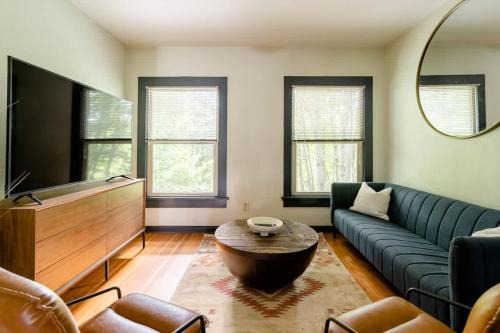 Belmont House | Cozy Calm Vibes in PDX- Near Local Coffee & Food