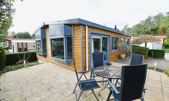 Municipality of Barneveld Cabin | Cozy Chalet at Holiday Park De IJsvogel: Relaxation in the Veluwe Nature