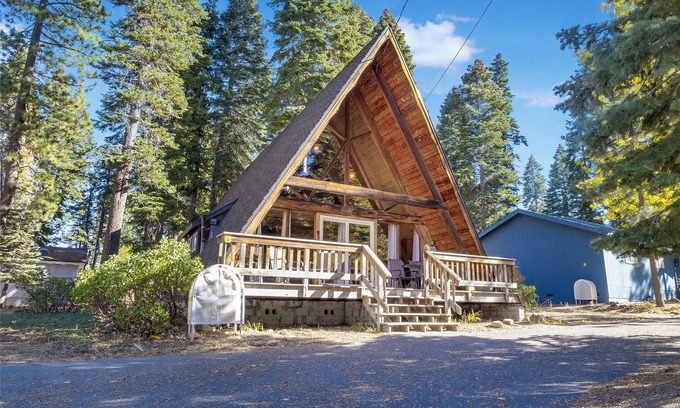 Tahoe City Cabin | Cozy Classic A-Frame Cabin - 3 BR 1.5 Bath + Loft