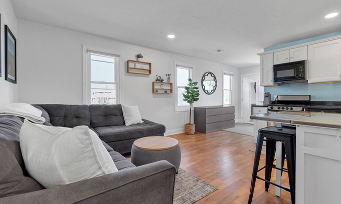 Ocean Bluff-Brant Rock Condo | Cozy condo in charming Marshfield few minute walk to the beach!