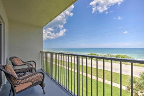 Ormond-by-the-Sea Apartment | Cozy Condo with Pool, Across from Ormond Beach!