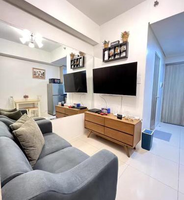 Highway Hills Apartment | Cozy Condo with pool view and FREE parking!