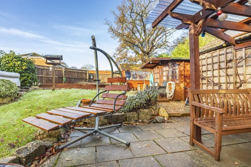 Bournemouth House | Cozy Cottage, Secure Garden, Dog Freindly