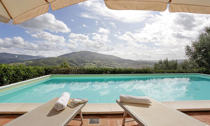 Lustignano House | Cozy cottage with beautiful countryside views and private pool.