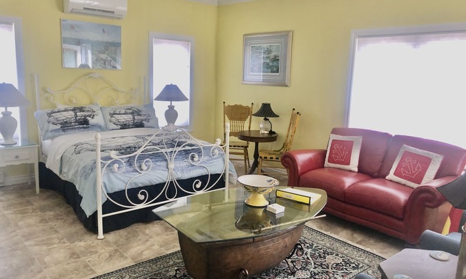 Northport Cottage | Cozy cottage with beautiful Sandy Beachfront on Lake Michigan, Sunsets! A/C.