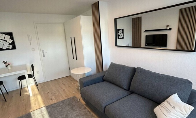 Alt-Muhlburg Apartment | Cozy Design Top-Floor Studio in Karlsruhe-Mühlburg - APOLONIAliving