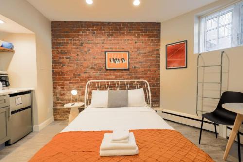 Prudential - St. Botolph Apartment | Cozy Garden Level Studio