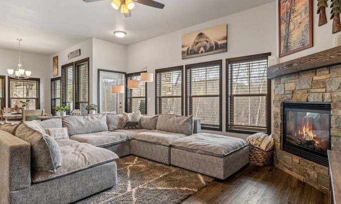 Dover Bay Condo | Cozy Getaway at The Lazy Bear Lodge: 3BR/2BA in Dover, ID!