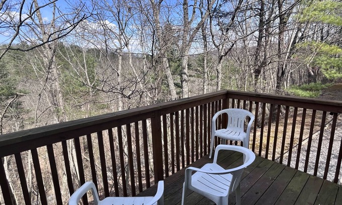 Basye Cottage | Cozy Golf, Bike, Lake Cottage 3 br/2.5 bth 5 min. Bryce Resort