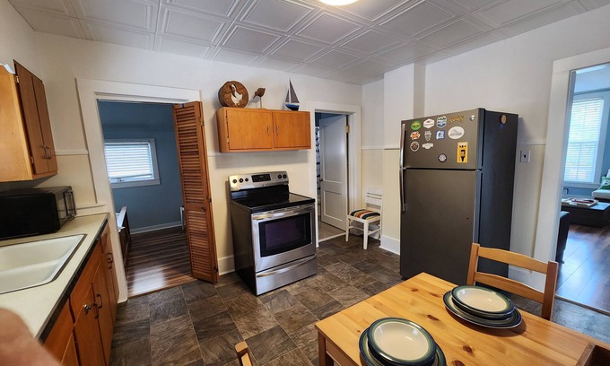 Manistee Apartment | Cozy holiday flat with charm! Sleeps 4!