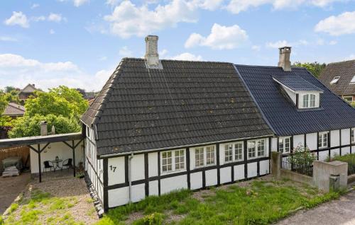 Horne House | Cozy Home In Faaborg With Kitchen