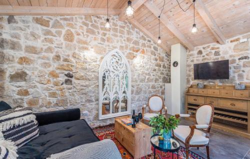 Filipini House | Cozy Home In Filipini With Wifi