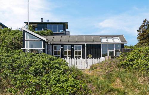 Grena Strand House | Cozy Home In Grenaa With House Sea View