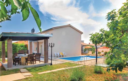 Skatari House | Cozy Home In Pula With Kitchen